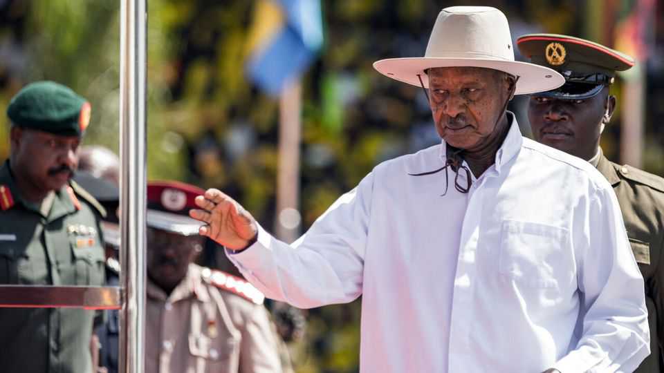 Yoweri Museveni 统治日暮，乌干达步入险途