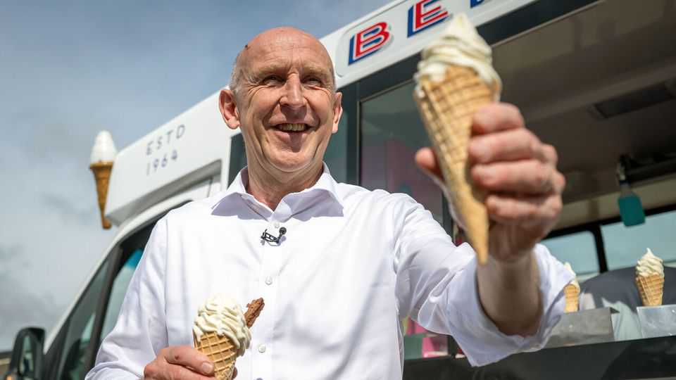 英国财政大臣坚称经济迎来转折，但繁荣数据难掩潜在脆弱